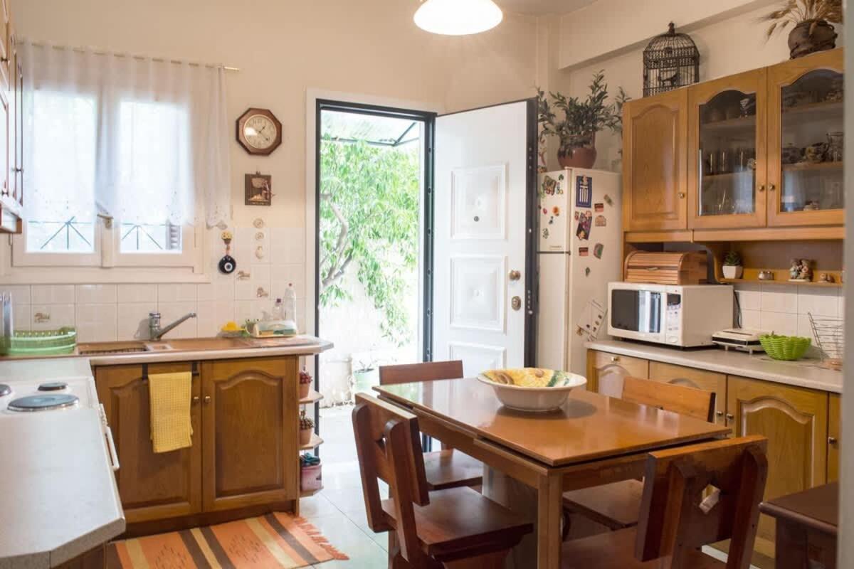 Family Apt With Garden Next To The Sea Athens Exterior photo